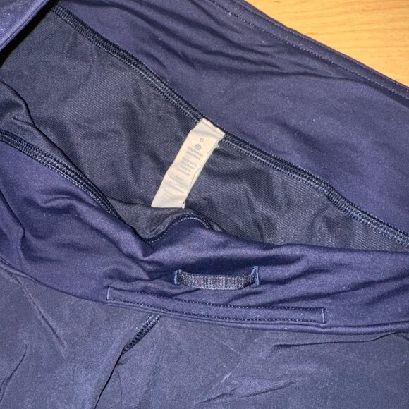 Lulu Lemon Speed Up Short - Picture 2 of 5